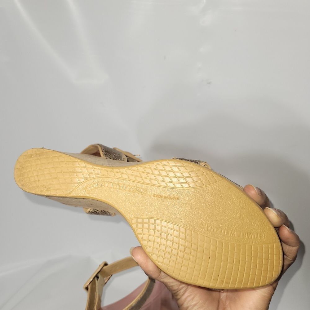StuartĀ Weitzmanā
ā - Picture 8 of 14